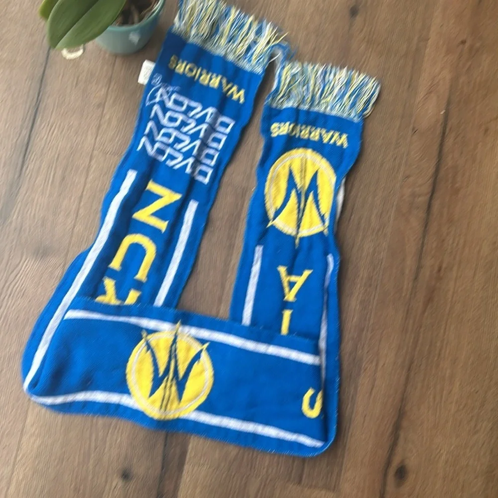 Santa Cruz Warriors Scarf !!